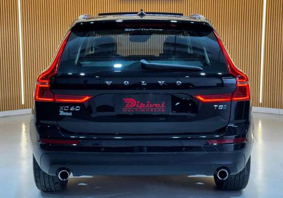 VOLVO-XC60-2018