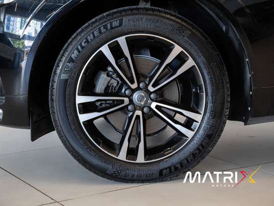 VOLVO-XC60-2.0 T5 GASOLINA MOMENTUM AWD GEARTRONIC VOLVO-XC60-2020