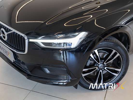 VOLVO-XC60-2020