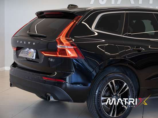 VOLVO-XC60-2.0 T5 GASOLINA MOMENTUM AWD GEARTRONIC VOLVO-XC60-2020