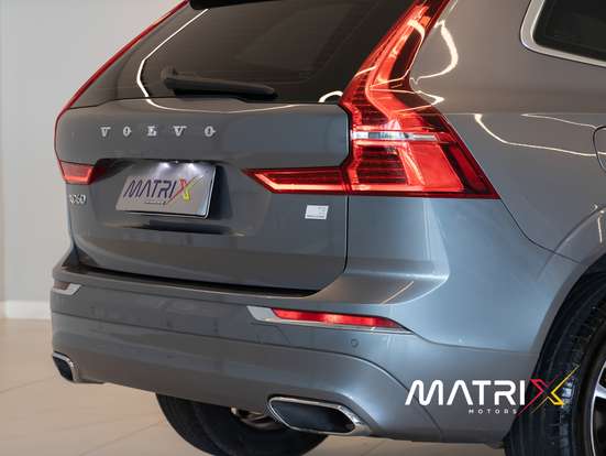 VOLVO-XC60-2021