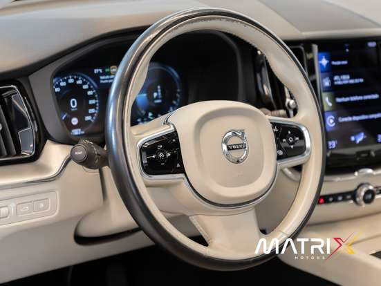 VOLVO-XC60-2021