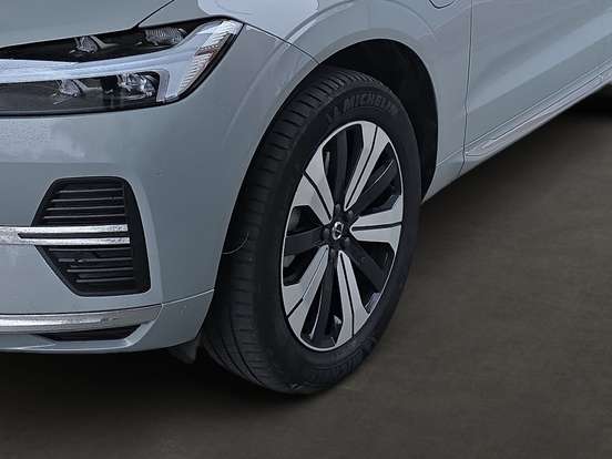 VOLVO-XC60-2024