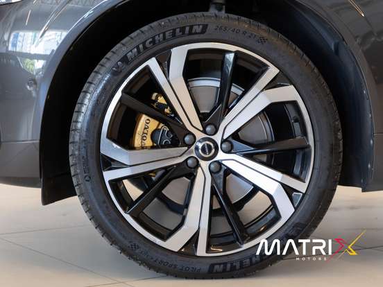 VOLVO-XC60-2021