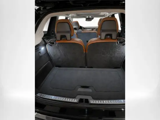 VOLVO-XC90-2019