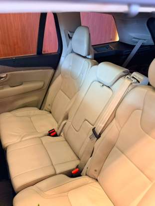 VOLVO-XC90-2021