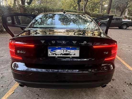 VOLVO-S60-2019