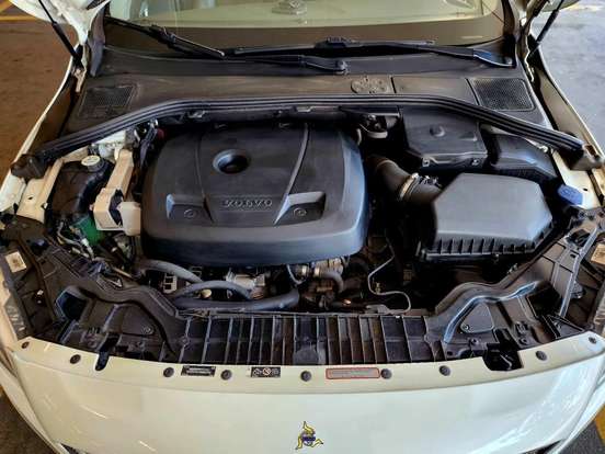VOLVO-V60-2015