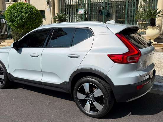 VOLVO-XC40-2.0 T5 GASOLINA MOMENTUM AWD GEARTRONIC VOLVO-XC40-2019
