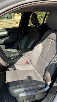 VOLVO-XC40-2019