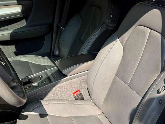 VOLVO-XC40-2.0 T5 GASOLINA MOMENTUM AWD GEARTRONIC VOLVO-XC40-2019