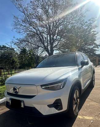 VOLVO-XC40-2024