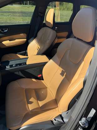 VOLVO-XC60-2017