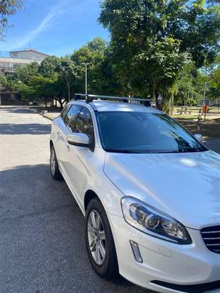 VOLVO-XC60-2016