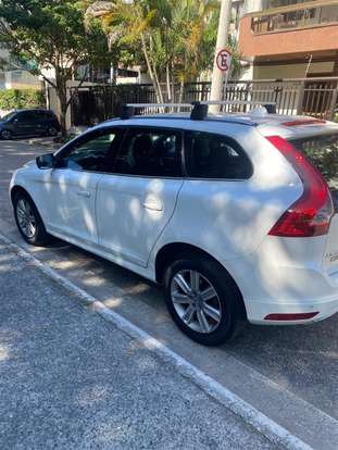 VOLVO-XC60-2016