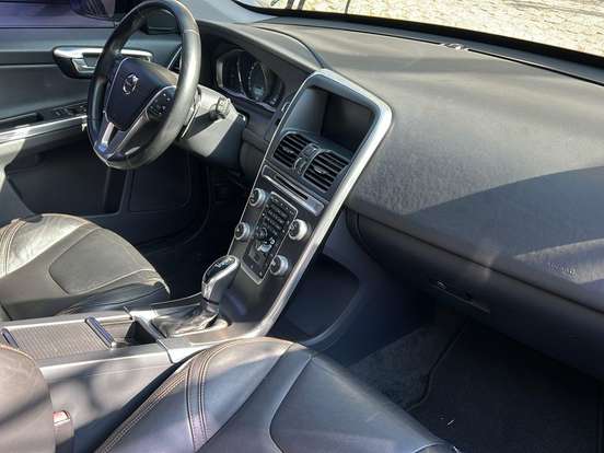 VOLVO-XC60-2.0 T5 MOMENTUM GASOLINA 4P AUTOMÁTICO VOLVO-XC60-2015