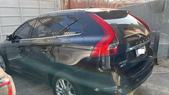 VOLVO-XC60-2015