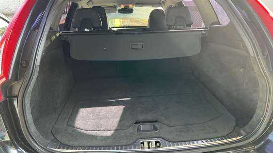VOLVO-XC60-2015
