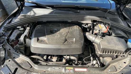 VOLVO-XC60-2015