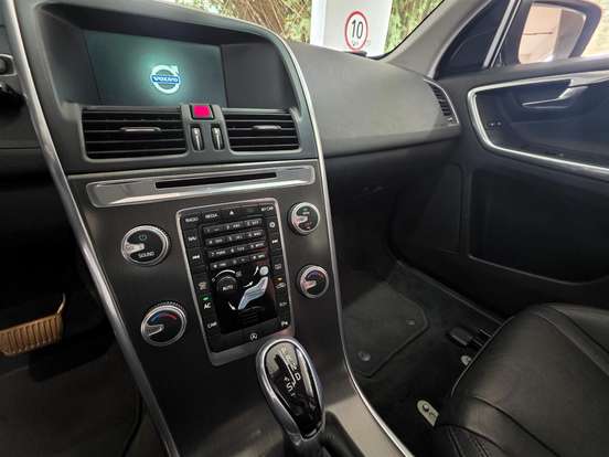 VOLVO-XC60-2.0 T5 MOMENTUM GASOLINA 4P AUTOMÁTICO VOLVO-XC60-2015