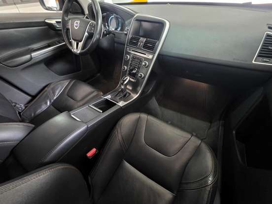VOLVO-XC60-2.0 T5 MOMENTUM GASOLINA 4P AUTOMÁTICO VOLVO-XC60-2015