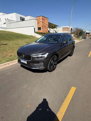 VOLVO-XC60-2021