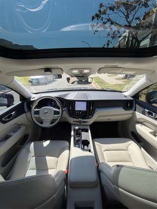 VOLVO-XC60-2021