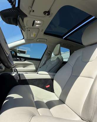 VOLVO-XC60-2021