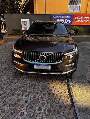 VOLVO-XC60-2024