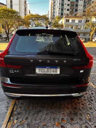 VOLVO-XC60-2024