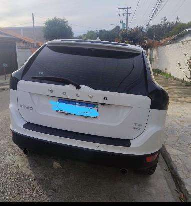 VOLVO-XC60-2012