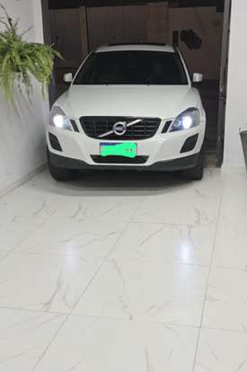 VOLVO-XC60-2012