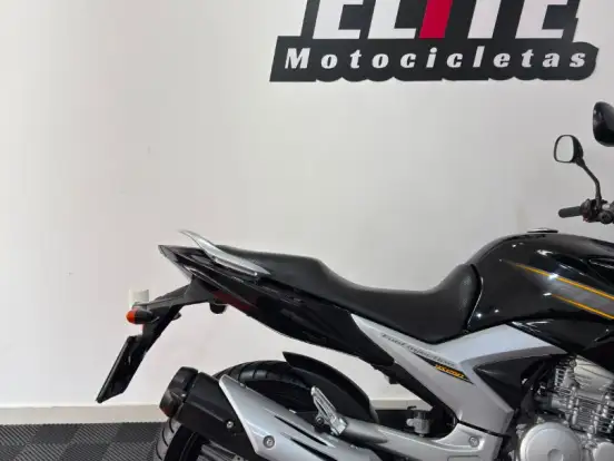 YAMAHA-YS 250 FAZER YAMAHA-YS 250 FAZER-2011