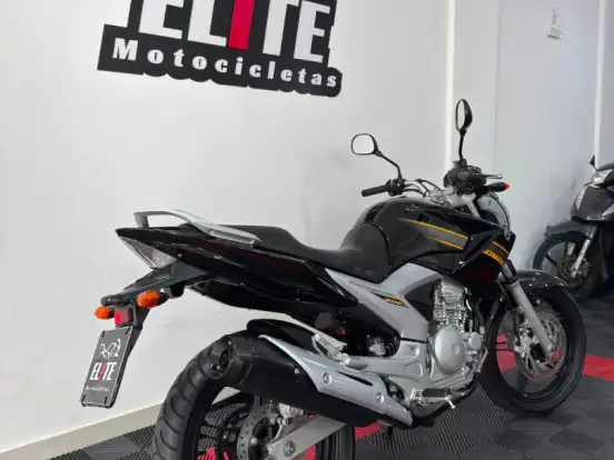 YAMAHA-YS 250 FAZER YAMAHA-YS 250 FAZER-2011
