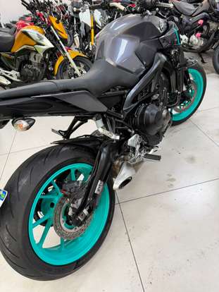 YAMAHA-MT-09-2025