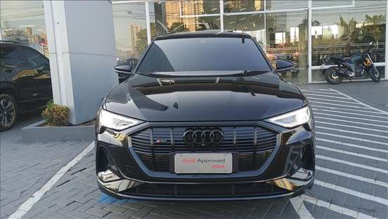 AUDI-E-TRON-2020
