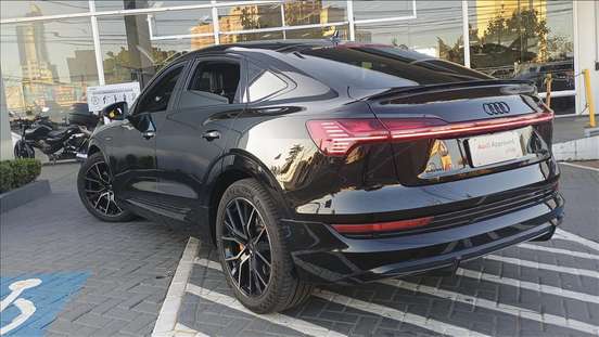 AUDI-E-TRON-2020