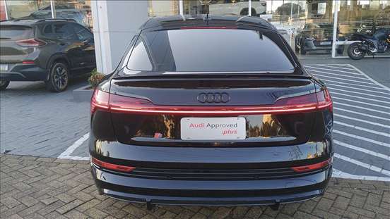 AUDI-E-TRON-2020