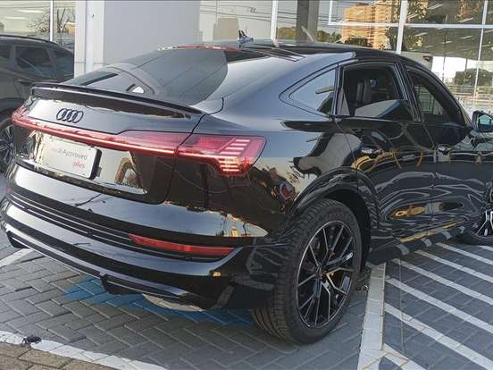AUDI-E-TRON-ELÉTRICO SPORTBACK PERFORMANCE BLACK QUATTRO AUDI-E-TRON-2020