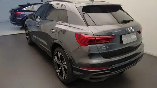 AUDI-Q3-2023