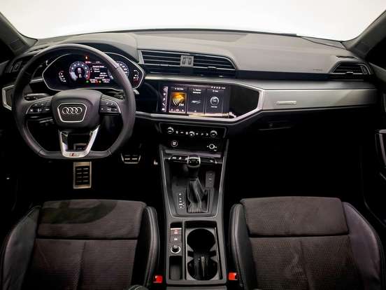 AUDI-Q3-2022