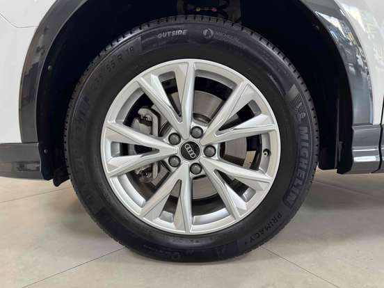 AUDI-Q3-2022