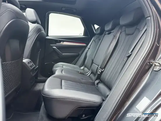 AUDI-Q5-2022