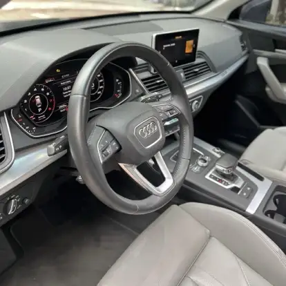 AUDI-Q5-2019