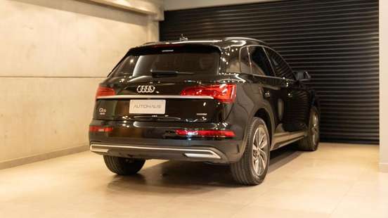 AUDI-Q5-2021