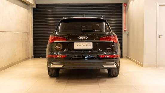 AUDI-Q5-2021