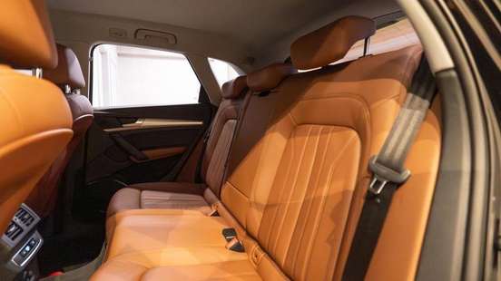 AUDI-Q5-2021
