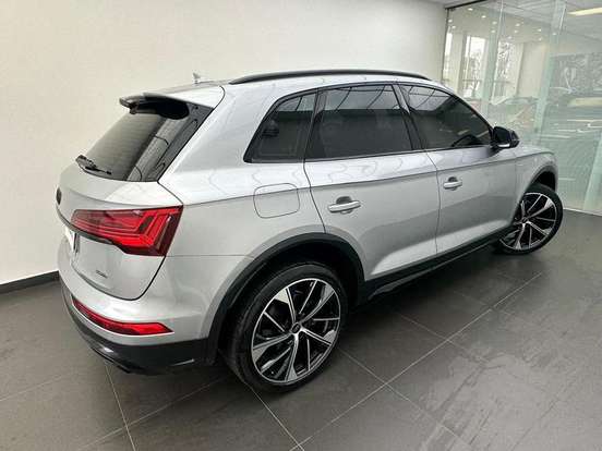 AUDI-Q5-2024