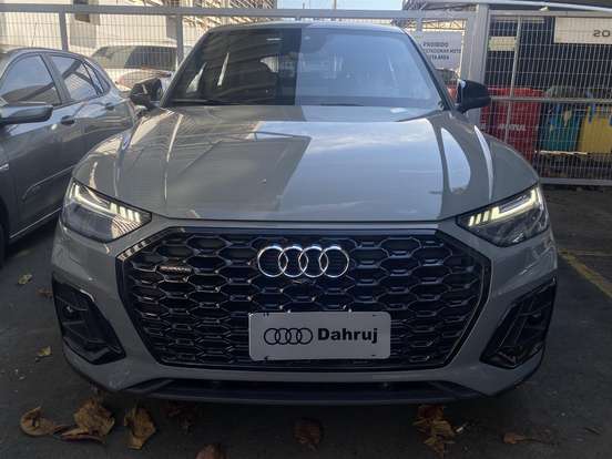 AUDI-Q5-2021