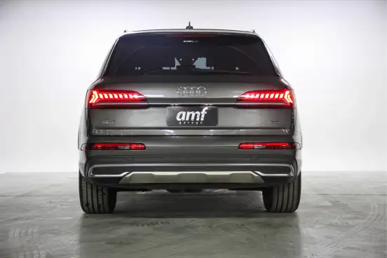 AUDI-Q7-2022